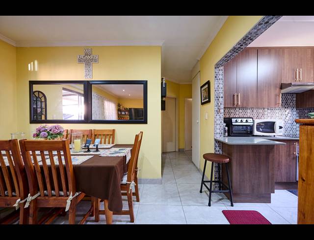 3 BEDROOM TOWNHOUSE FOR SALE IN HALFWAY GARDENS